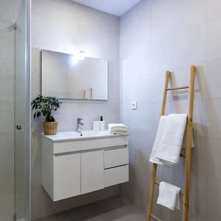 Apartment Live In *