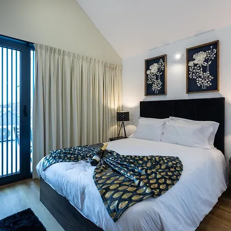Live In Apartament